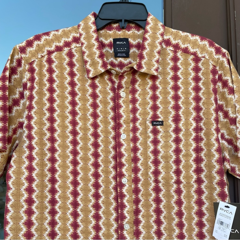 RVCA Maroon/Gold Zig-Zag Patterned S/S Buttoned Shirt M